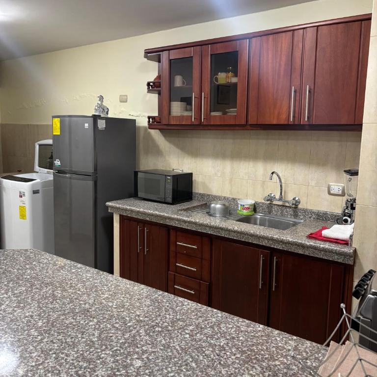 Domina la ciudad desde nuestros departamentos - Three-Bedroom Apartment - 9