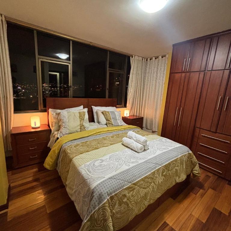 Domina la ciudad desde nuestros departamentos - Three-Bedroom Apartment - 15