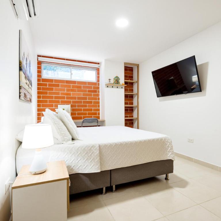 Apartamento San Jerónimo - Antioquia - Three-Bedroom Apartment - 12