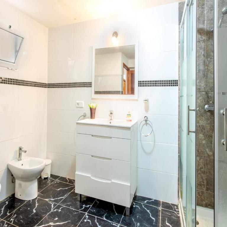 Apartment Voramar Baix in Alcudia - Three-Bedroom Apartment - 17