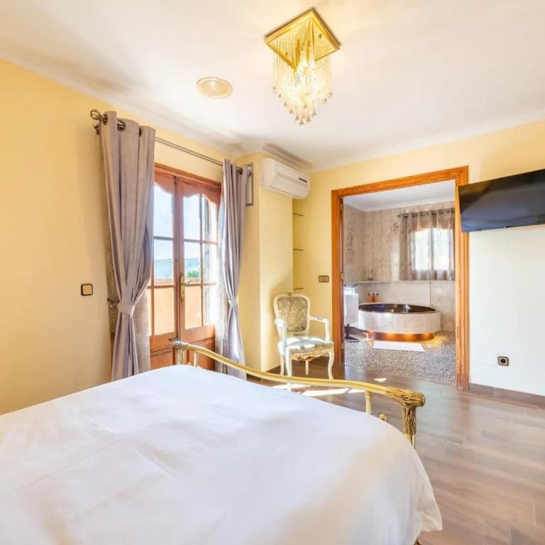 Hilltop villa in Alcudia with bays views - Villa de 8 dormitorios - 16