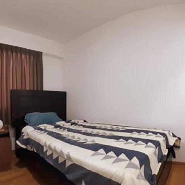 Bello departamento con cochera y excelente ubicación - Three-Bedroom Apartment - 15