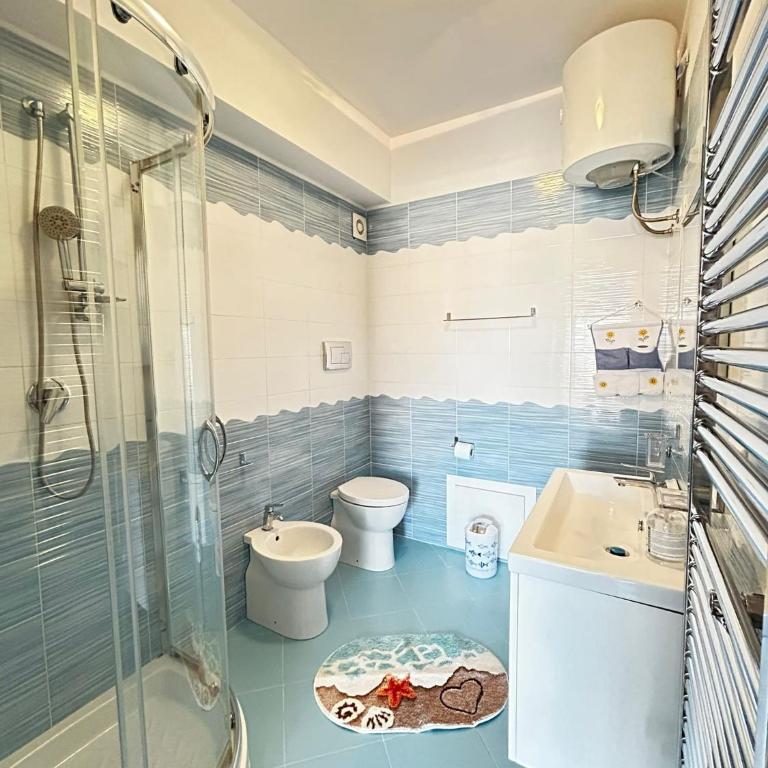 Sole Blue Apartment - Three-Bedroom Apartment with Sea View - 21
