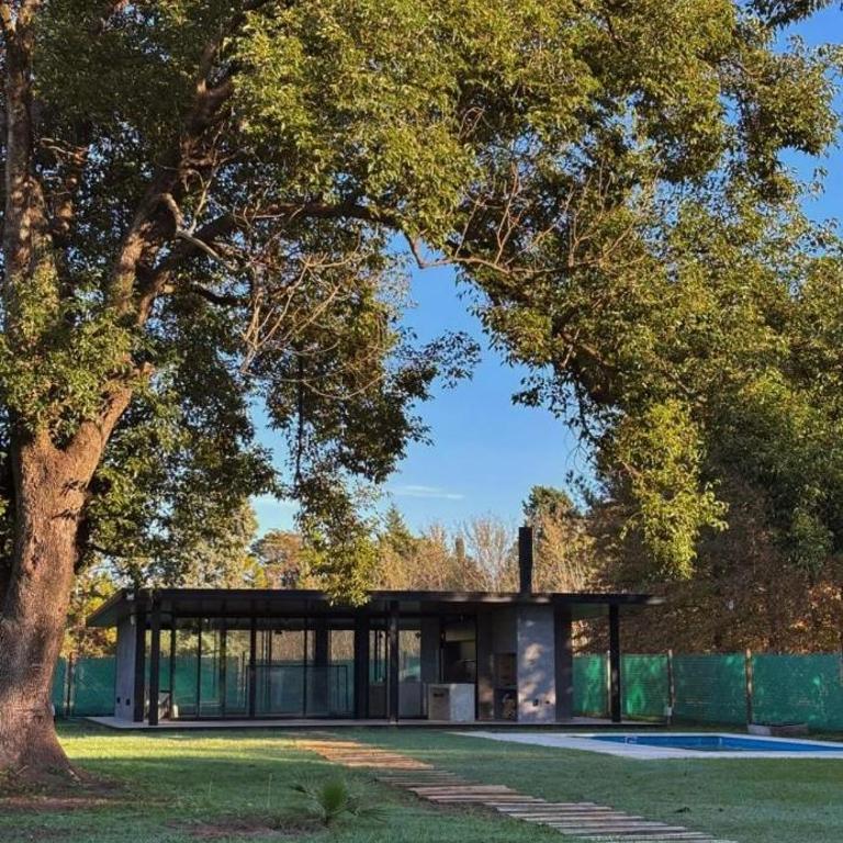 Quincho y pileta para reuniones tranquilas en Roldán - Casa con 1 dormitorio - 3