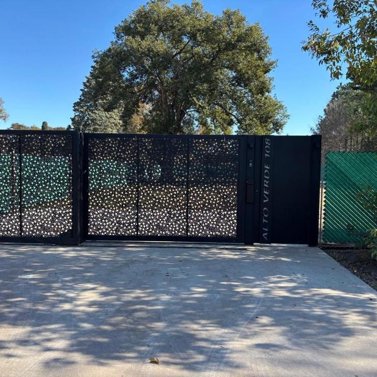 Quincho y pileta para reuniones tranquilas en Roldán - Casa con 1 dormitorio - 26