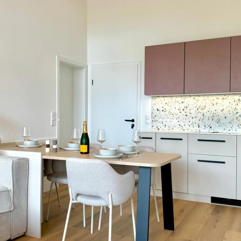 Apartment See I Balkon mit Jacuzzi I Parkplatz - Apartment mit 1 Schlafzimmer und Whirlpool - 12
