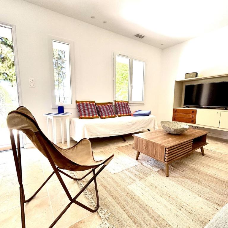 Maison Poumo, Piscine, clim & padel privé,12 pers - Vacation Home - 18