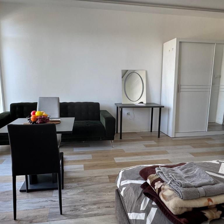 RS Apartmani - One-Bedroom Apartment - 2