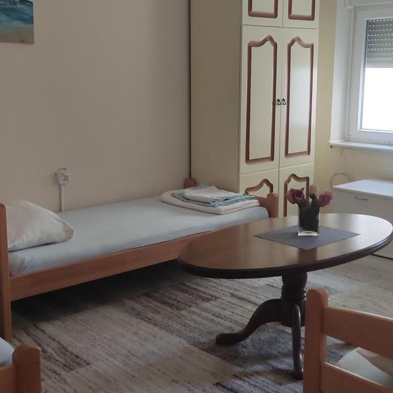 M&T Rooms - Triple Room with Shared Bathroom - 3
