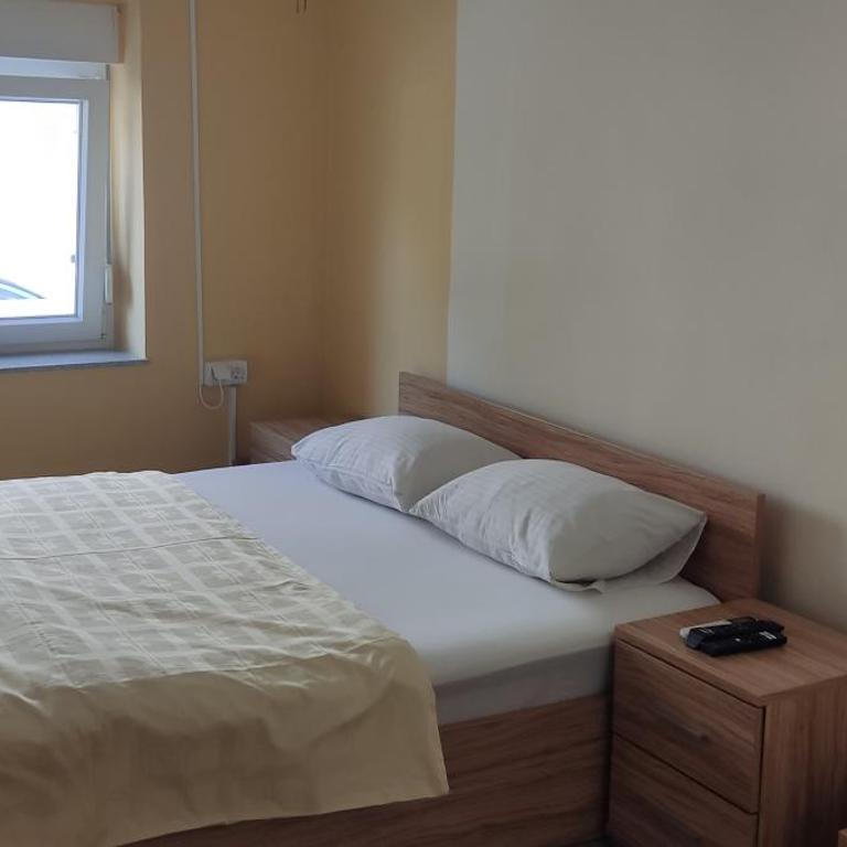 M&T Rooms - Double Room with Shared Bathroom - 2