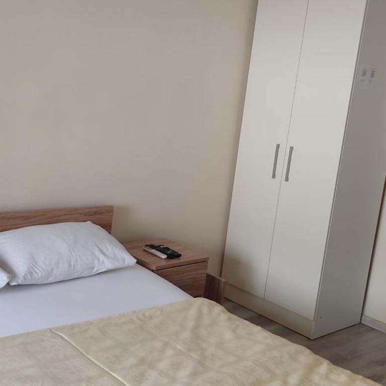 M&T Rooms - Double Room with Shared Bathroom - 3