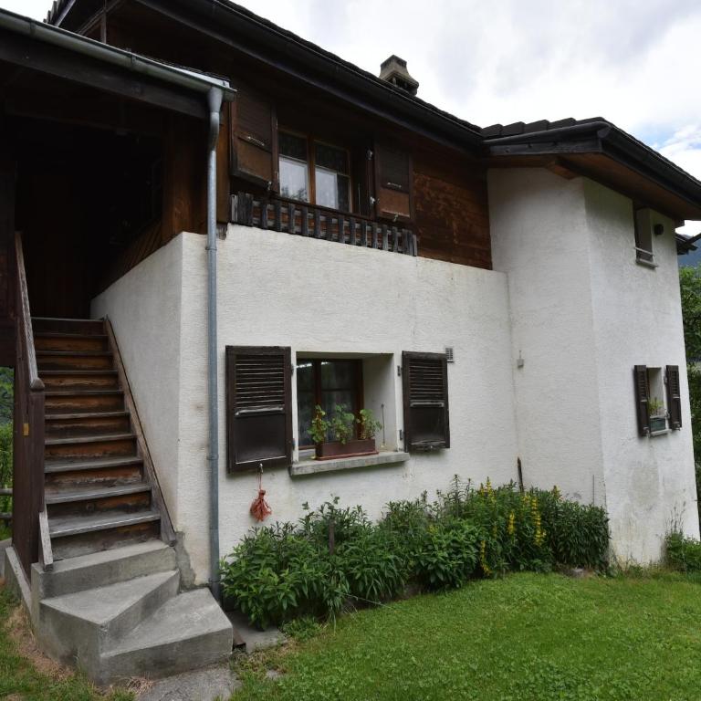 Cozy Stay near Aletsch - Two-Bedroom Holiday Home - 1