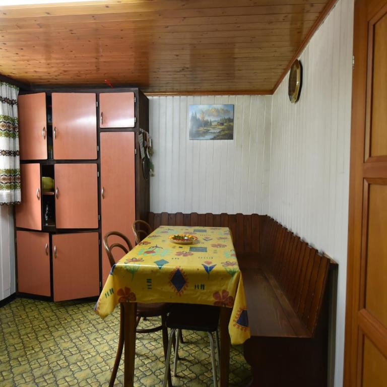 Cozy Stay near Aletsch - Two-Bedroom Holiday Home - 4