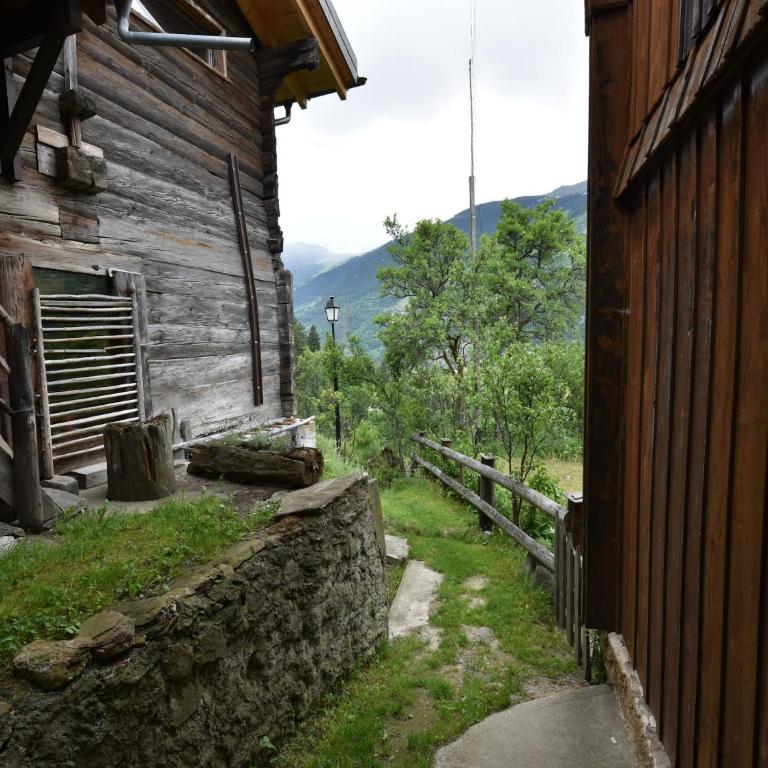 Cozy Stay near Aletsch - Two-Bedroom Holiday Home - 16
