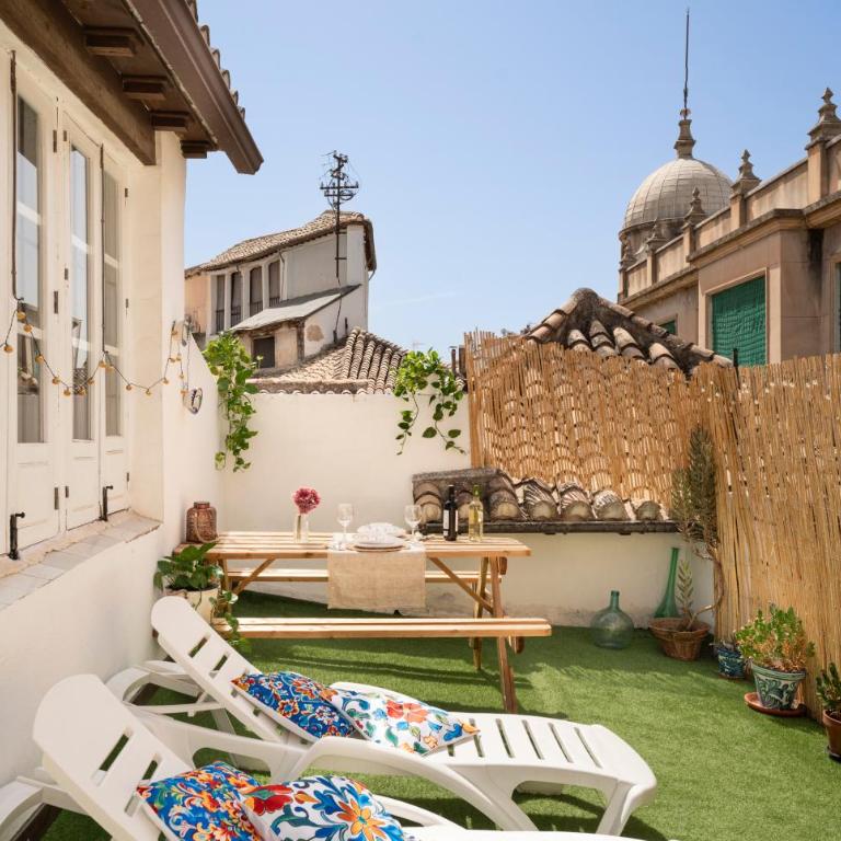 Central Top-Floor Apartment near Cathedral with Private Terrace - 3A - One-Bedroom Apartment - 1