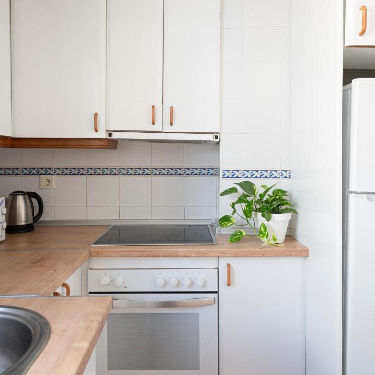 Central Top-Floor Apartment near Cathedral with Private Terrace - 3A - One-Bedroom Apartment - 27