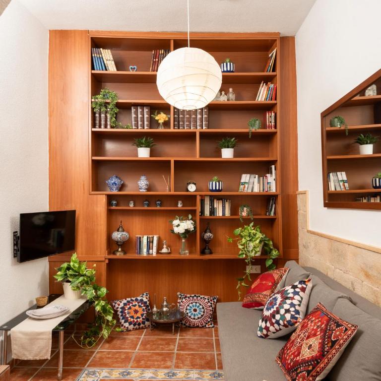 Central Top-Floor Apartment near Cathedral with Private Terrace - 3A - One-Bedroom Apartment - 21