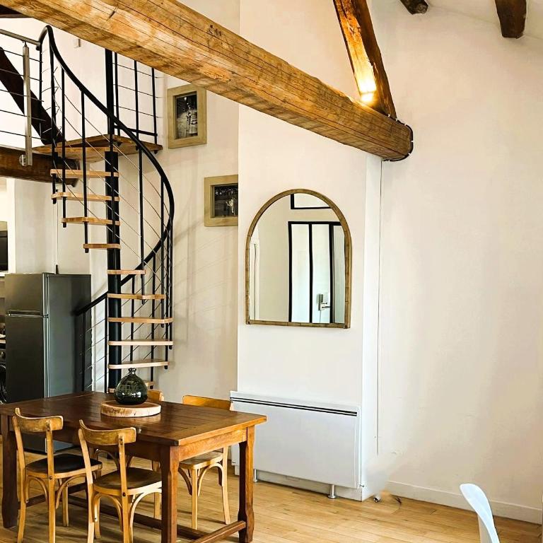 Duplex de charme intramuros climatisé - Two-Bedroom Apartment - 5
