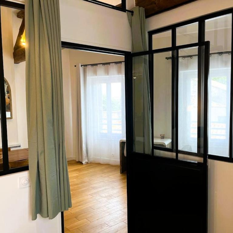Duplex de charme intramuros climatisé - Two-Bedroom Apartment - 8