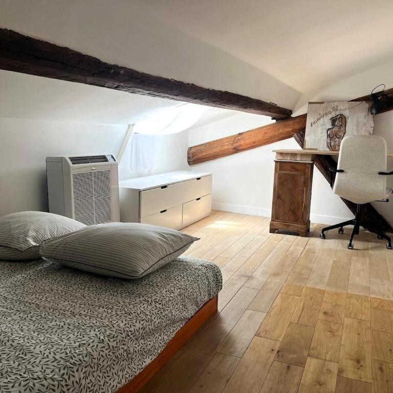 Duplex de charme intramuros climatisé - Two-Bedroom Apartment - 20