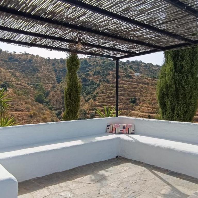 Cortijo J&S Juan Salvador - Habitación Familiar con vistas a la montaña - 10