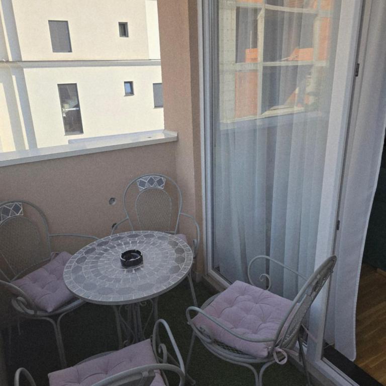 Sun lux - Two-Bedroom Apartment - 39