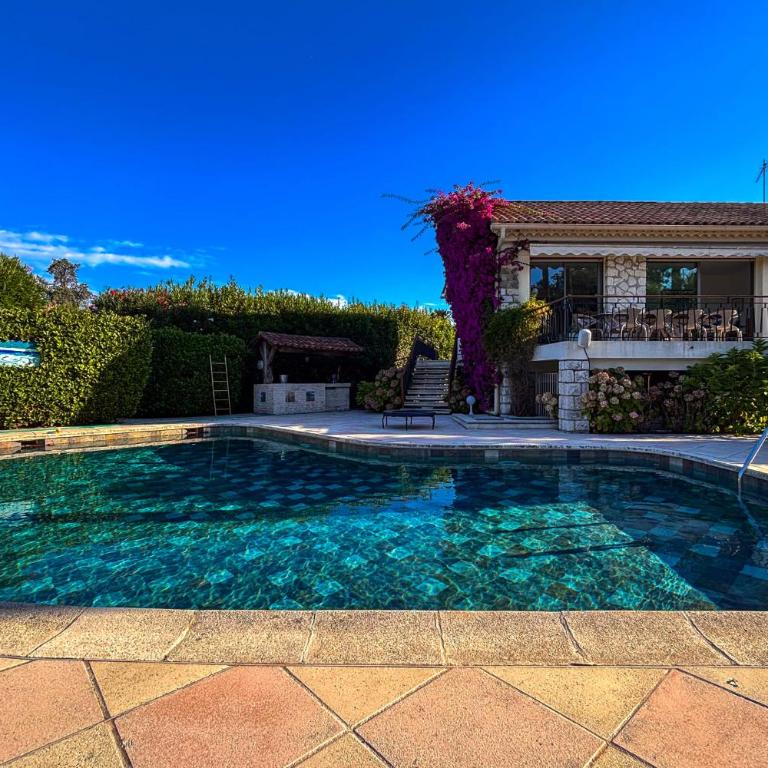 Azure Villa 14 Guests - Heart of Cap d’Antibes - Villa - 4