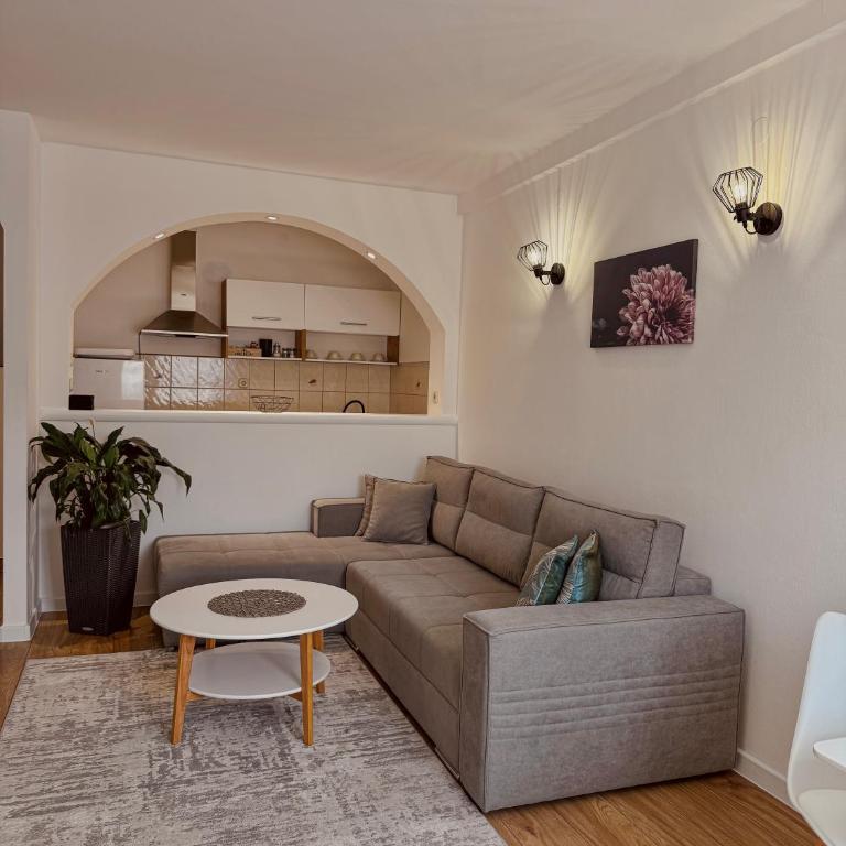 Amora Apartments - FREE parking - Deluxe One-Bedroom Apartment - 3