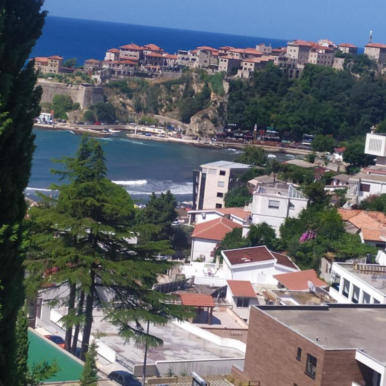Wonderful Seaview Apartment - Two-Bedroom Apartment - 1