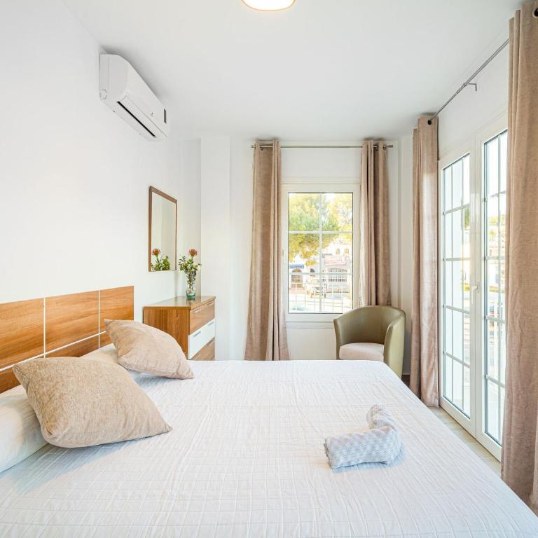 Comfort Steps from the Sea - Two-Bedroom Holiday Home - 10