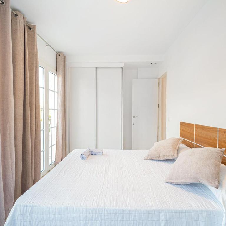 Comfort Steps from the Sea - Two-Bedroom Holiday Home - 13