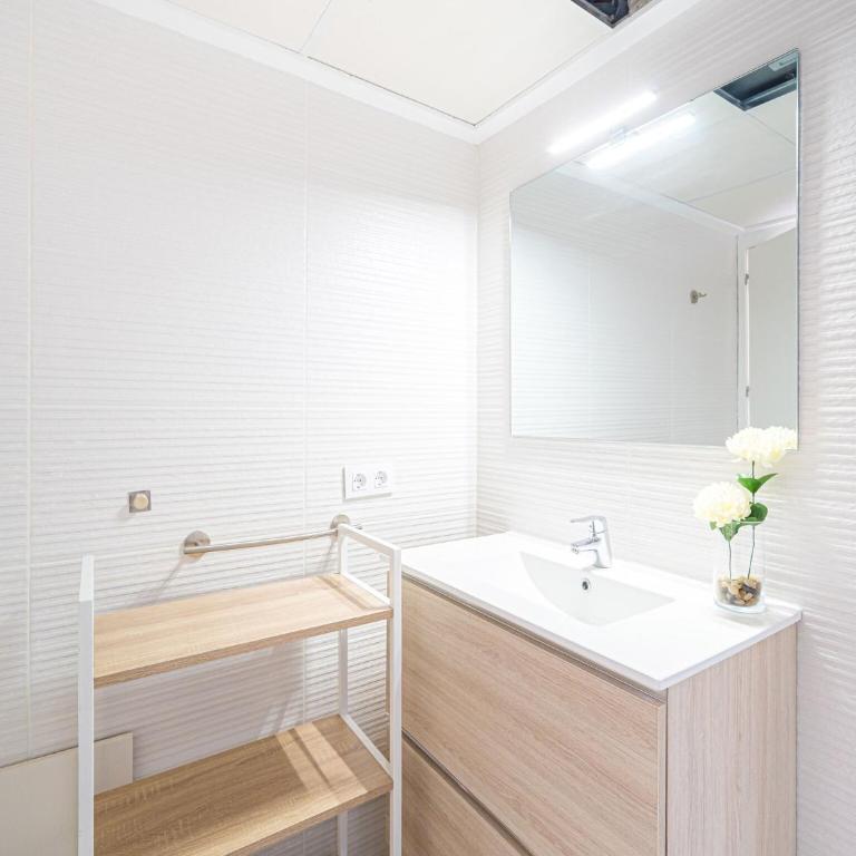 Comfort Steps from the Sea - Two-Bedroom Holiday Home - 14