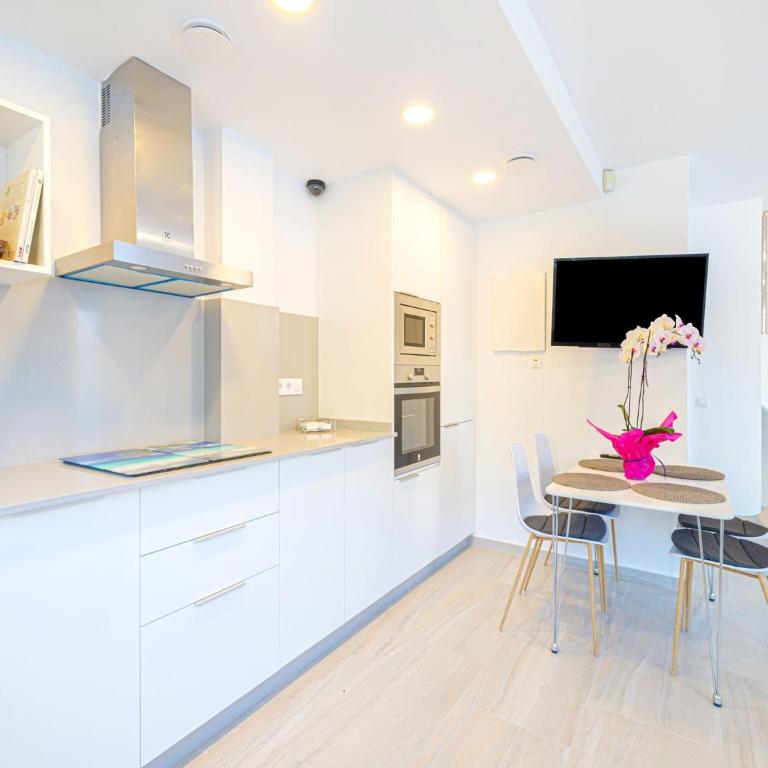 Comfort Steps from the Sea - Two-Bedroom Holiday Home - 12