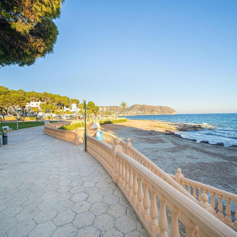 Comfort Steps from the Sea - Two-Bedroom Holiday Home - 40