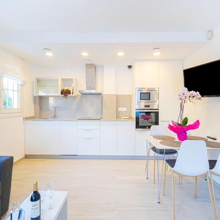 Comfort Steps from the Sea - Two-Bedroom Holiday Home - 3