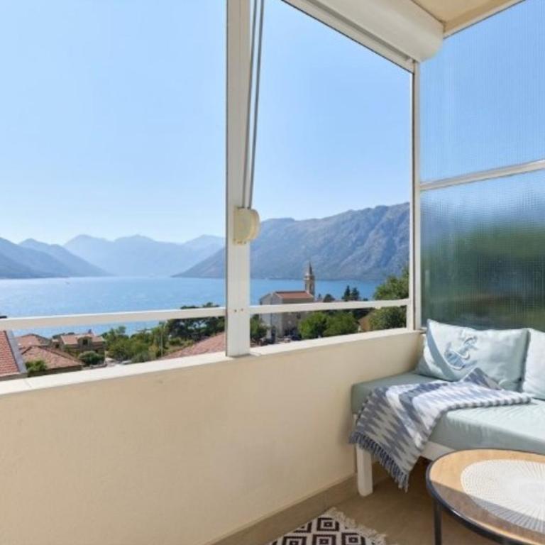 Apartment Prosperus with Sea View - Three-Bedroom Apartment with Sea View - 1
