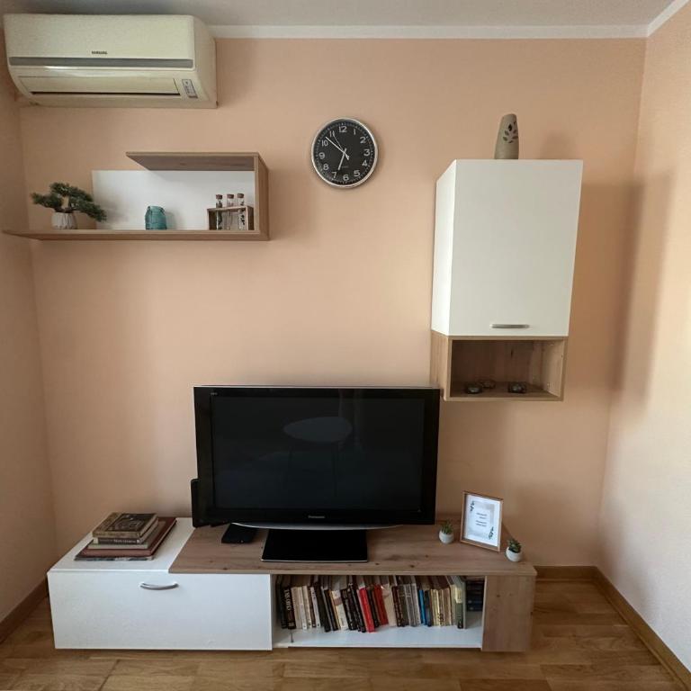 Nice and bright apt in center, 2 balconies - Apartman sa 1 Spavaćom Sobom - 7