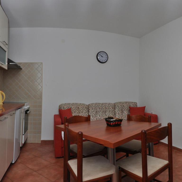 Apartments Miana - Apartman s 1 Spavaćom Sobom i Popločanim Dvorištem - 14