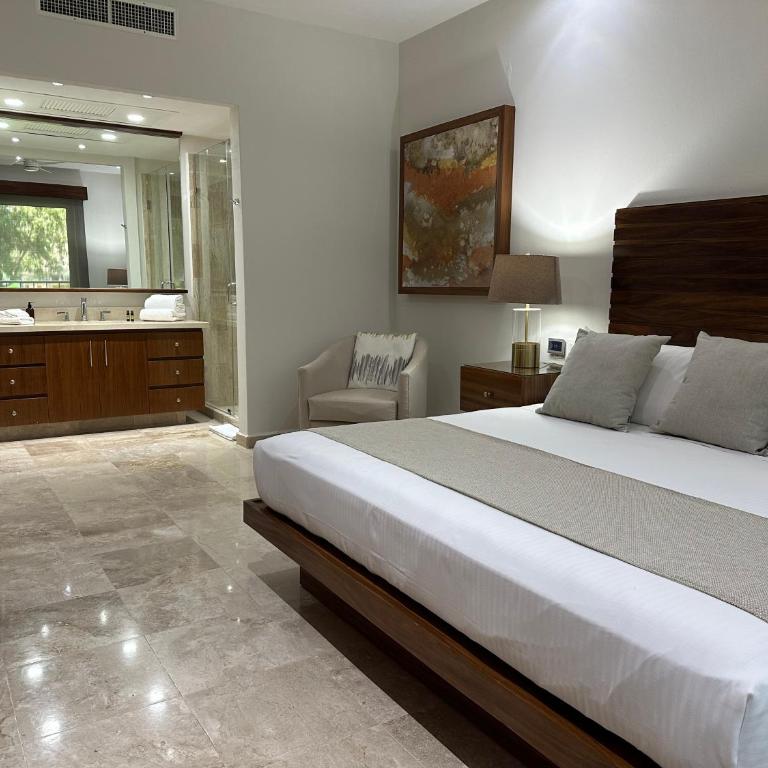 One Bed 2 Bath, at Playa Royale Condo 3102, Free WIFI - Apartamento de 1 dormitorio - 1