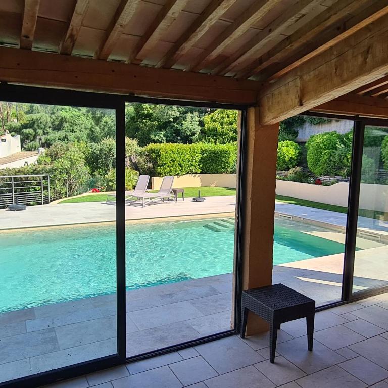 Lou Pei Magnifique vue mer Piscine chauffée 10x5m 5 ch 5sdb - Villa - 8