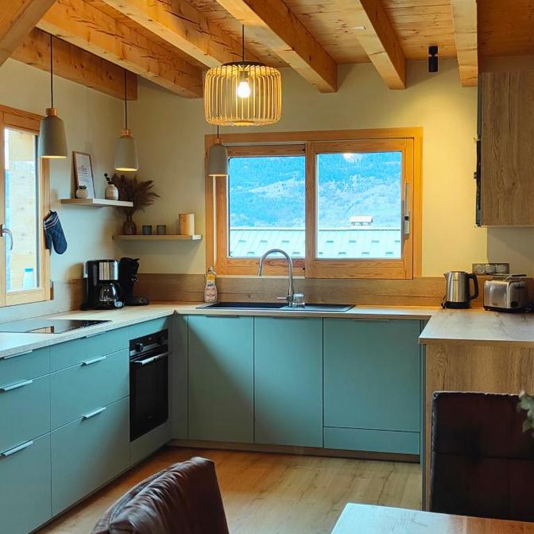 Chalet recent , 5 min télésiège de la Roche, virage 12 - Three-Bedroom Chalet - 16