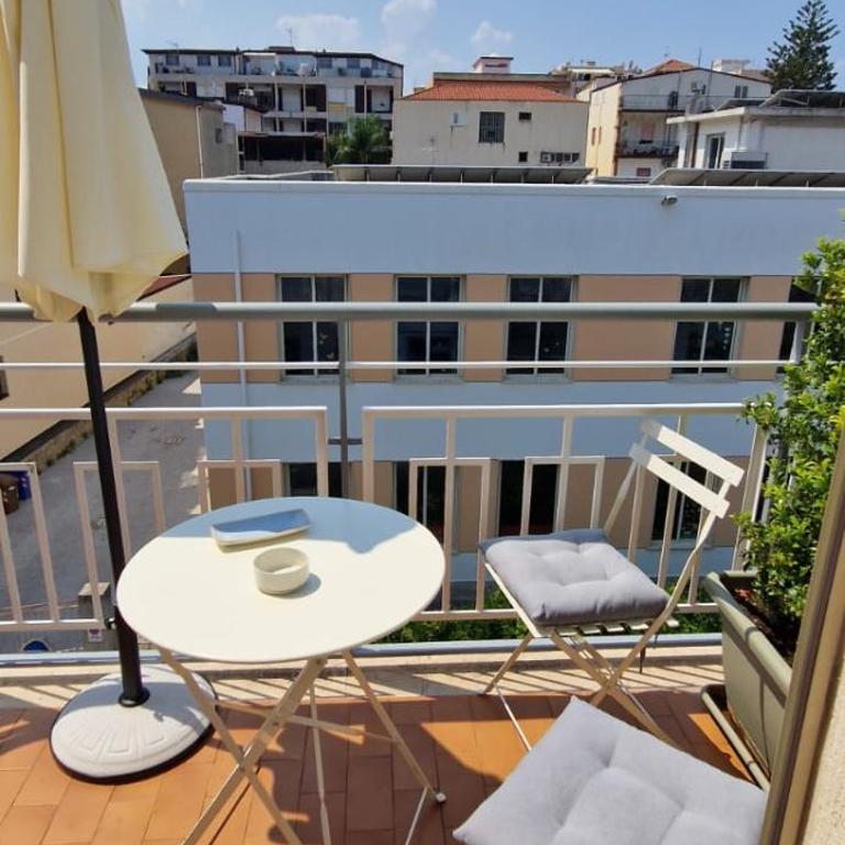 Casa Graziella - Camera Matrimoniale con Balcone - 12