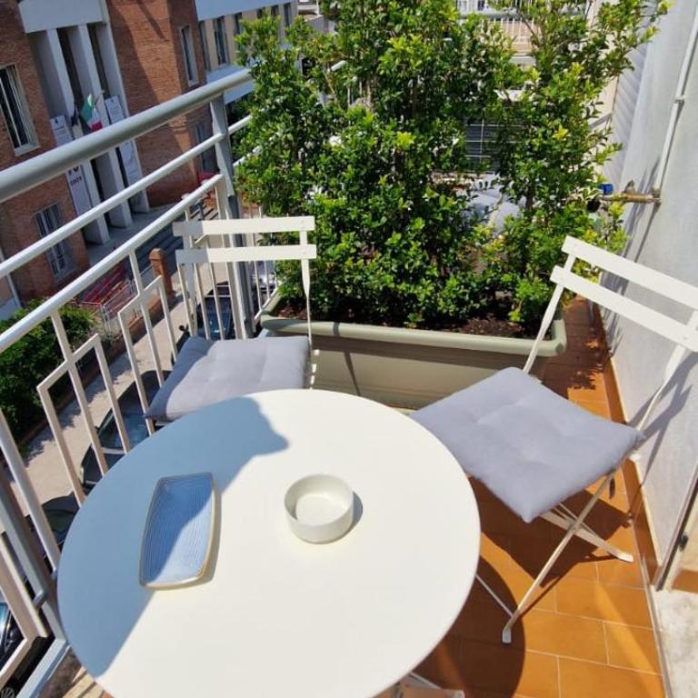 Casa Graziella - Camera Matrimoniale con Balcone - 10
