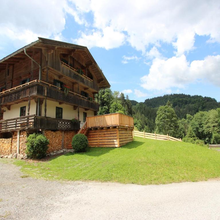 Farmhouse in Hopfgarten near Ski Bus - Ferienhaus mit 4 Zimmern - 1