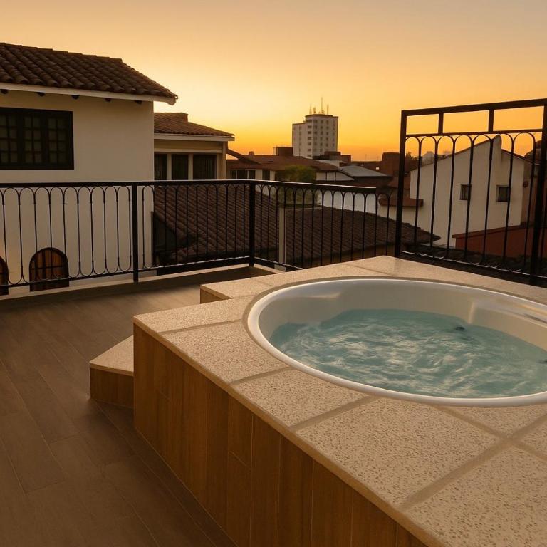 Sarao - Double Room with Private Bathroom - 1