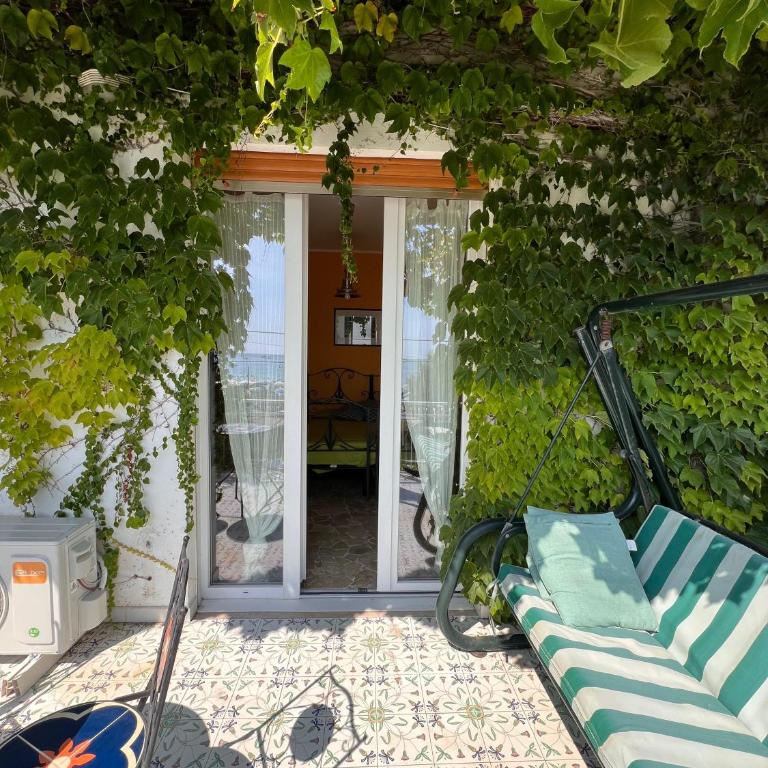 La terrazza sul mare - Three-Bedroom Villa - 6