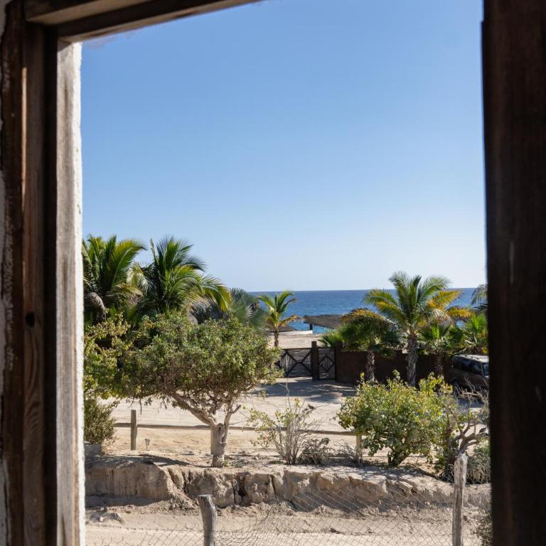 The Baja Station - Villa with Sea View - 8