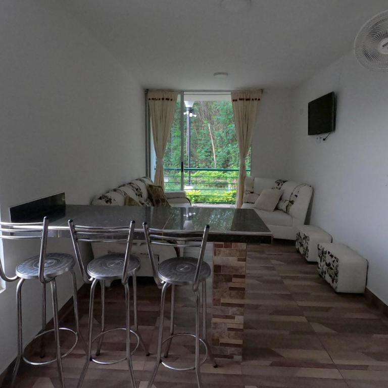 Apartamento en Girardot - Apartamento de 3 dormitorios con balcón - 12