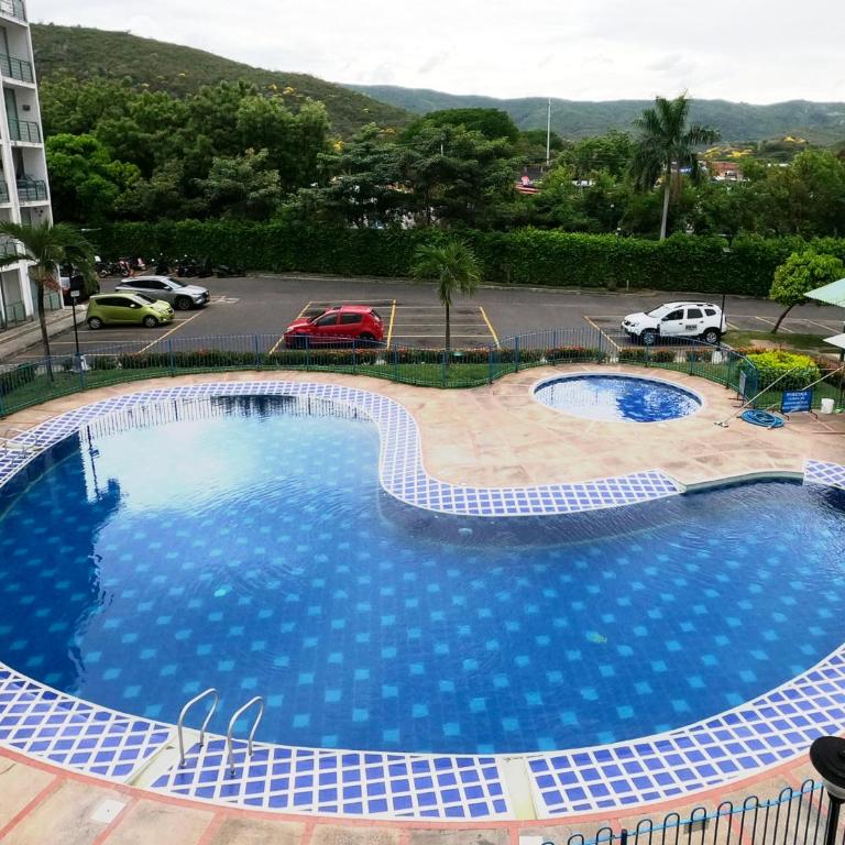 Apartamento en Girardot - Apartamento de 3 dormitorios con balcón - 17