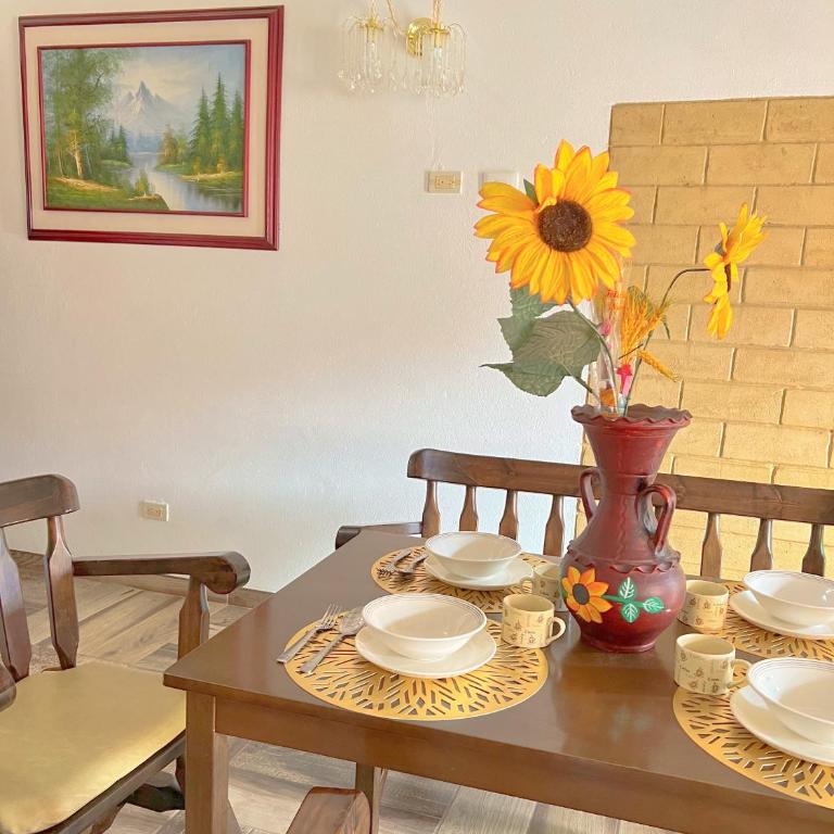 Apto a 4 cuadras del centro Histórico - Three-Bedroom Apartment - 5